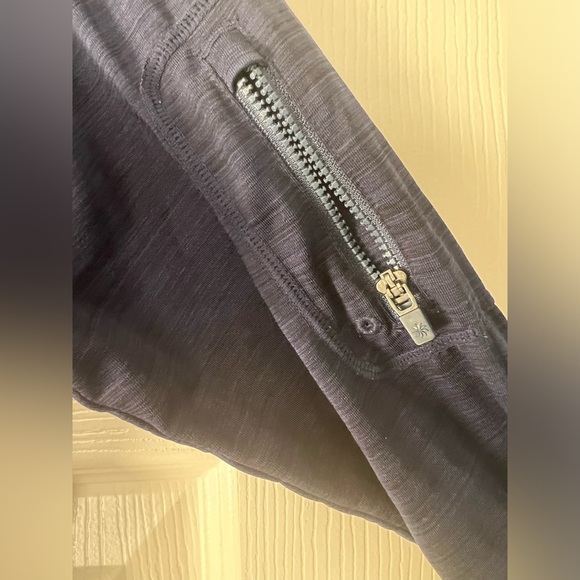 Athleta Momentum Quarter-Zip Pullover – Size M - Picture 4 of 4